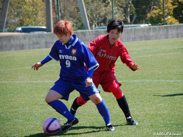 第25回全国レディースサッカー大会 1位トーナメントの決勝は、アジュール兵庫と小平サッカークラブの顔合わせに決定