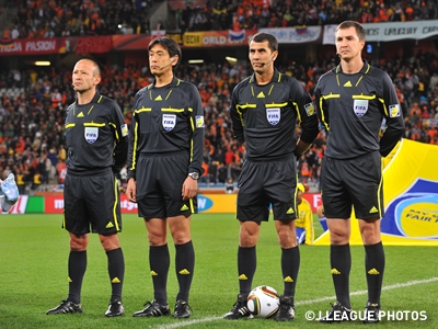 2014FIFA ワールドカップブラジル&trade;の審判団に、西村雄一氏・相樂亨氏・名木利幸氏が選出