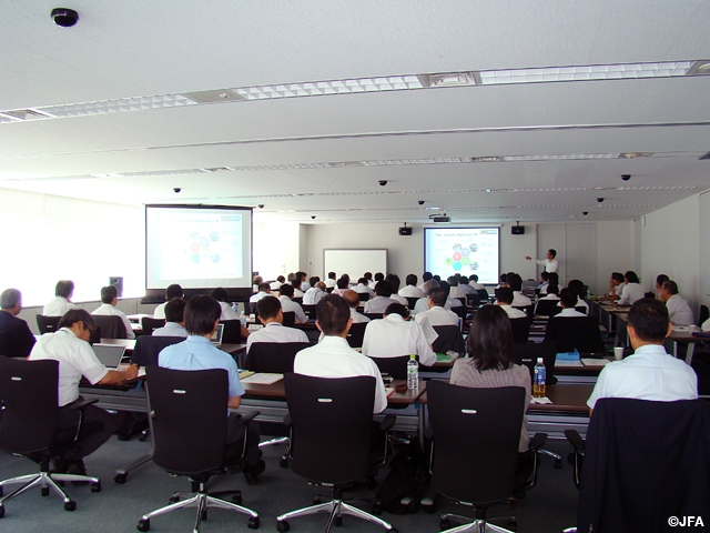 2014年全国審判委員長会議を実施