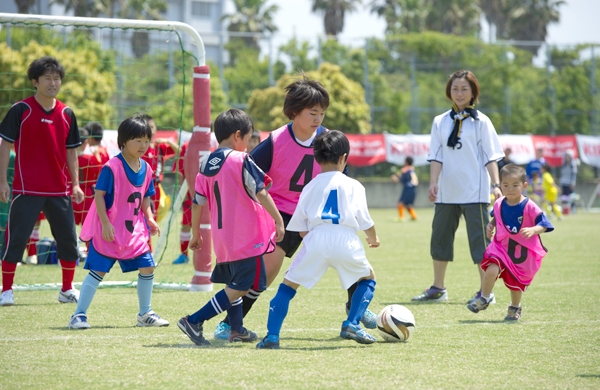 JFAファミリーフットサルフェスティバル2012 with KIRIN スペシャルステージ in 徳島　6月10日に徳島県鳴門総合運動公園球技場で開催