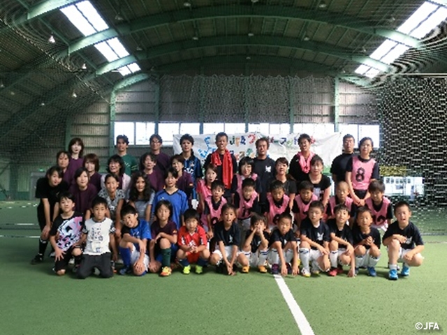 JFAファミリーフットサルフェスティバル　香川県のトキワフットドームに、約50人が参加！