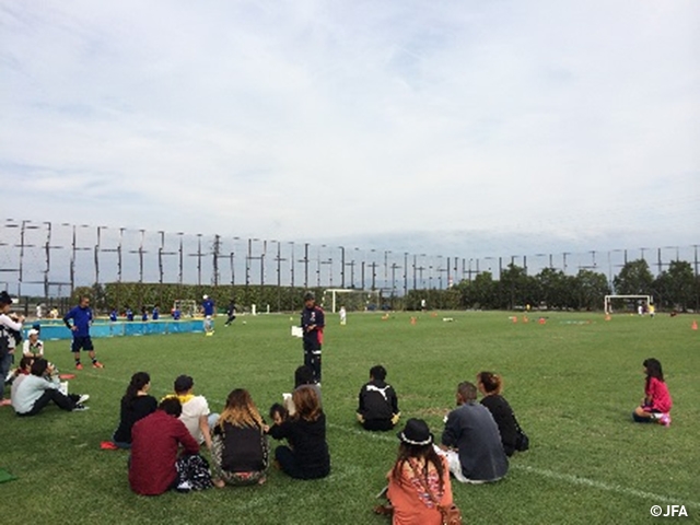 JFAレディース／ガールズサッカーフェスティバル　京都府長岡京市のアクアパルコ洛西	に、約20人が参加！							