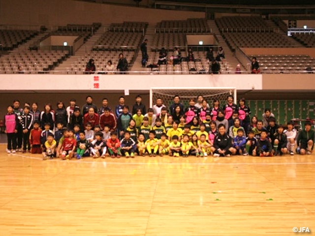 JFAキッズサッカーフェスティバル　北海道札幌市の真駒内屋内競技場に、約310人が参加！