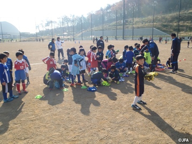 JFAキッズサッカーフェスティバル 長野県長野市の北部スポーツレクレーションパークに、約240人が参加!