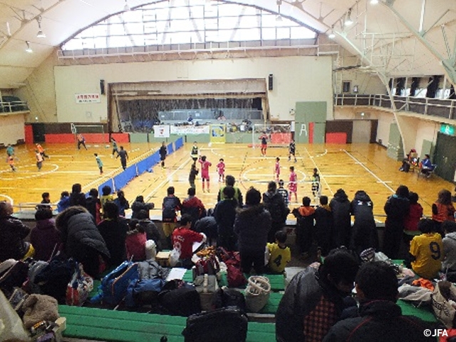 JFAファミリーフットサルフェスティバル　兵庫県豊岡市の豊岡市立豊岡市民体育館に、約210人が参加！