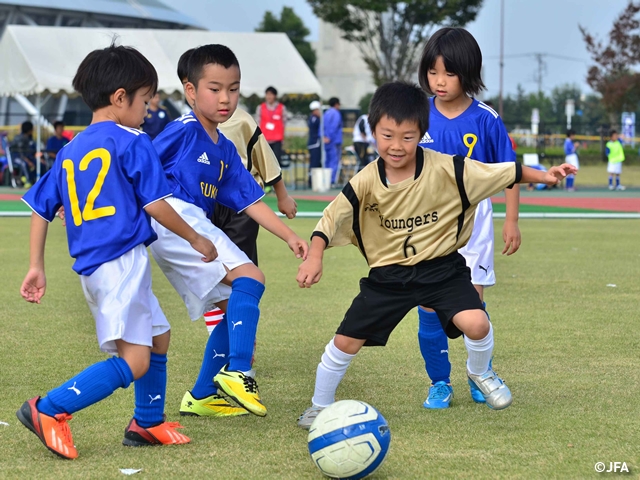 JFAキッズサッカーフェスティバル　埼玉県熊谷市の熊谷スポーツ文化公園陸上補助競技場に、約810人が参加！