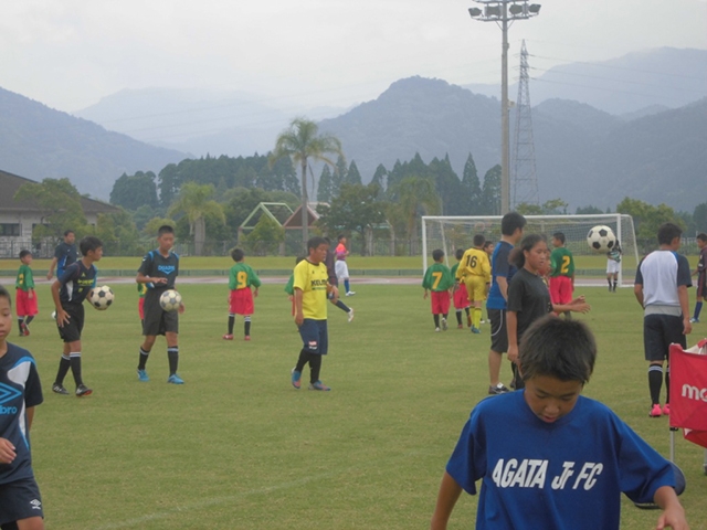 JFAフットボールデー 宮崎県日南市の日南市運動公園陸上競技場に、281人が参加！