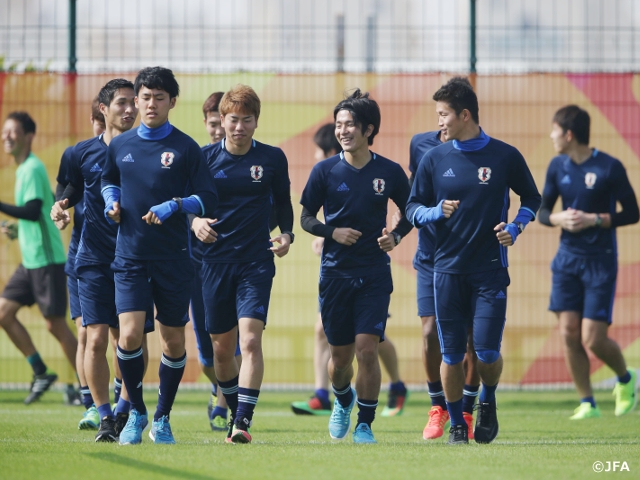 U-23日本代表　明るい雰囲気でトレーニング