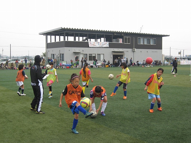 JFAレディース/ガールズサッカーフェスティバル 奈良県磯城郡の奈良県フットボールセンターに、211人が参加!