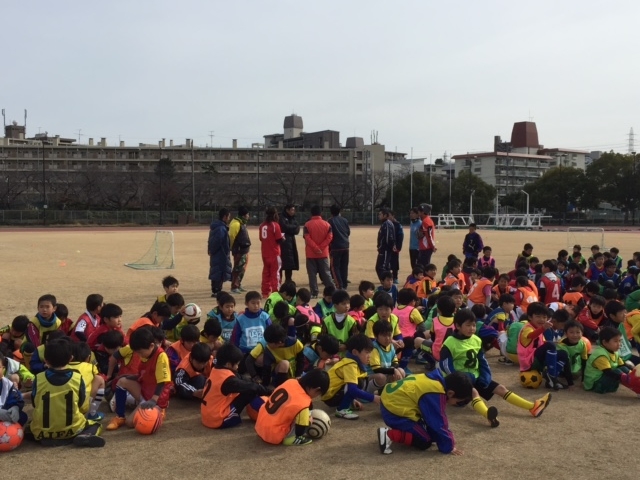 JFAキッズ（U-8）サッカーフェスティバル 愛知県名古屋市の名古屋市パロマ瑞穂北陸上競技場に、494人が参加！