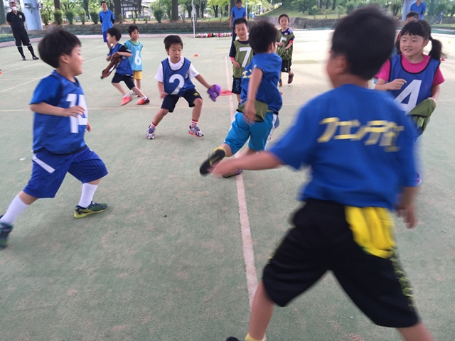 JFAキッズ(U-6/8)サッカーフェスティバル 福井県大野市の大野市エキサイト広場大屋根広場に、87人が参加!