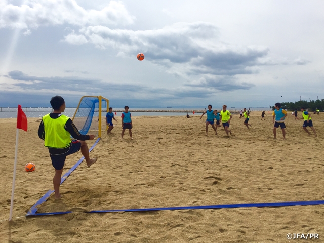 ビーチサッカー日本代表　マルセロ・メンデス監督によるビーチサッカークリニックを兵庫県で開催