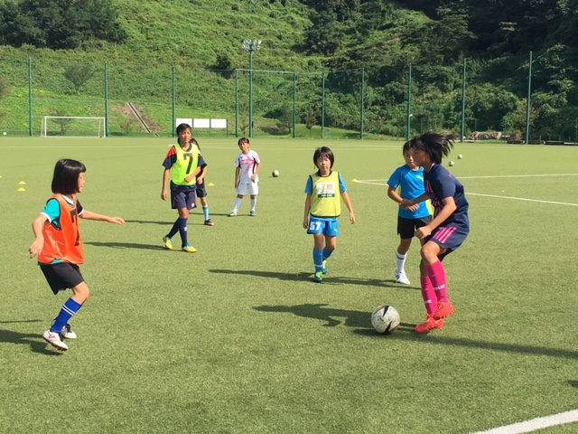 JFAレディース/ガールズサッカーフェスティバル 石川県金沢市の北陸大学フットボールパークに、15人が参加!