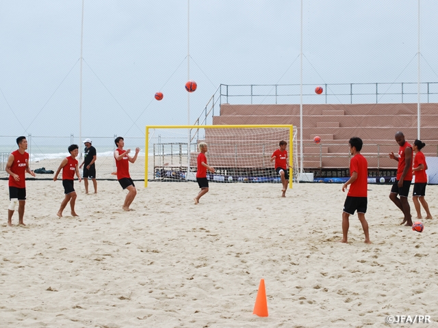 ビーチサッカー日本代表　試合会場で公式トレーニングを実施　AFCビーチサッカー選手権