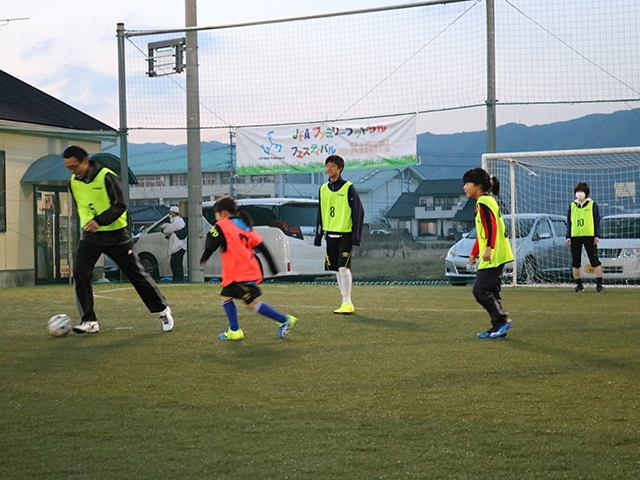 JFAファミリーフットサルフェスティバル 佐賀県佐賀市のＳＡＧＡフットサルクラブに、175人が参加！
