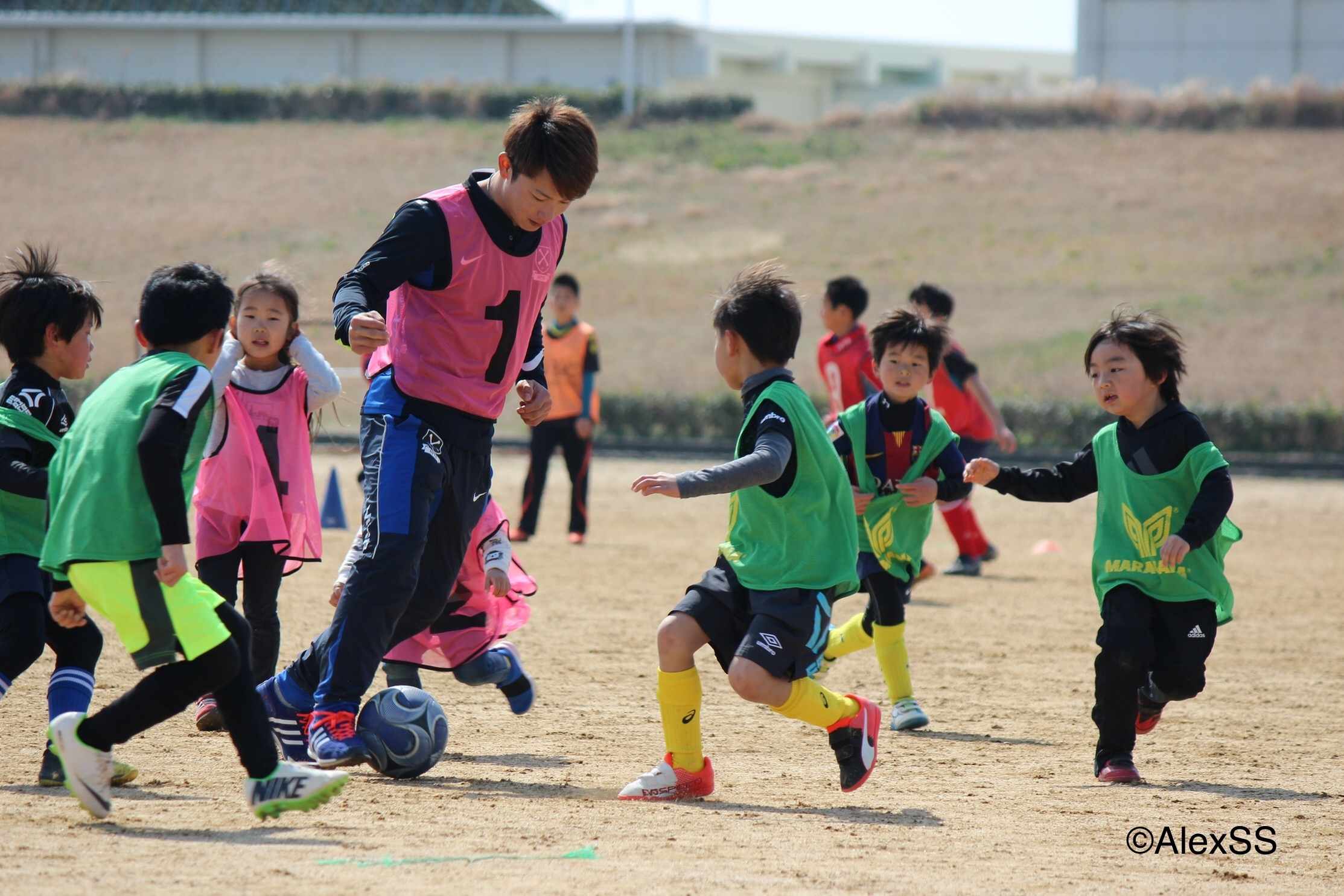 ずっとEnjoy♫ アレックスサッカースクールが「親子サッカー」を開催