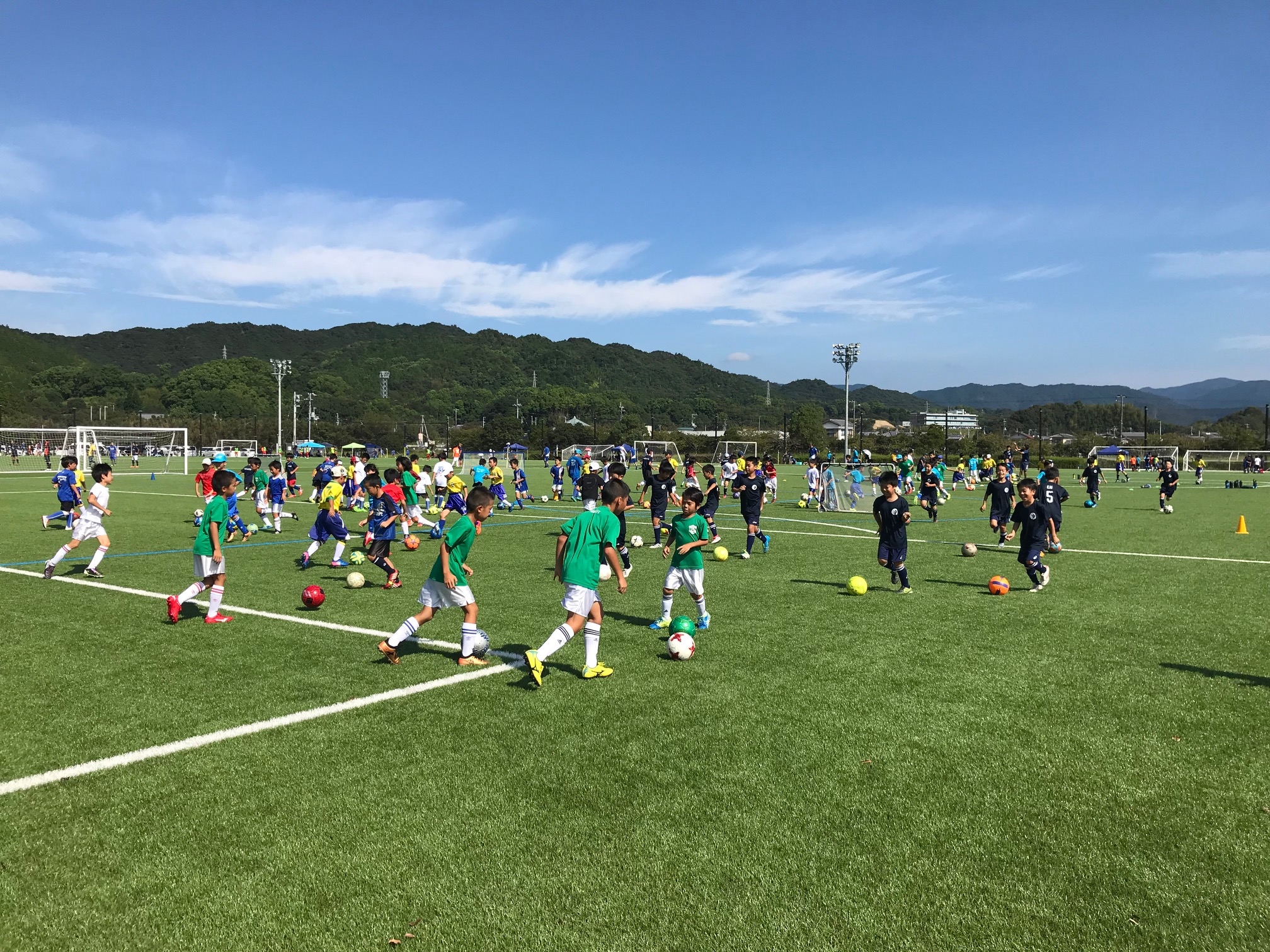 JFAフットボールデー 高知県幡多郡黒潮町の土佐西南大規模公園大方地区多目的広場に400人が参加！