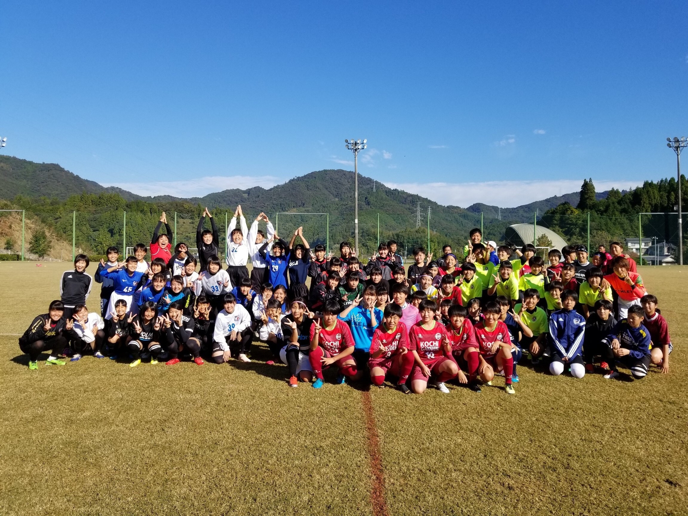 JFAガールズサッカーフェスティバル 高知県日高村の日高村総合運動公園に77人が参加！