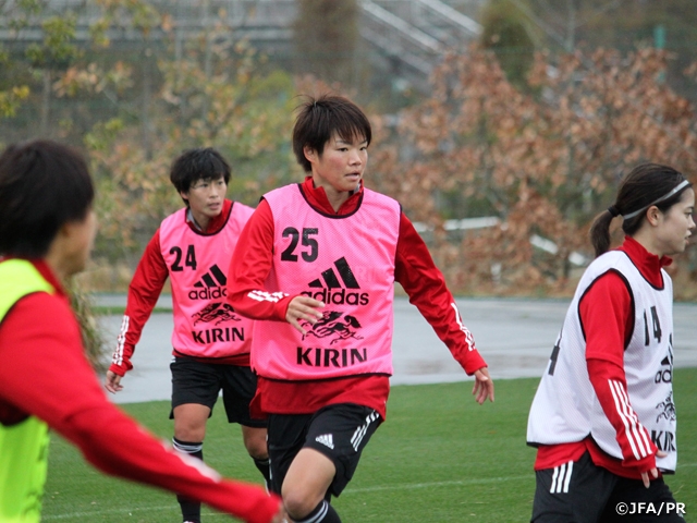 なでしこジャパン　雨中の2部練習で質と精度を高める