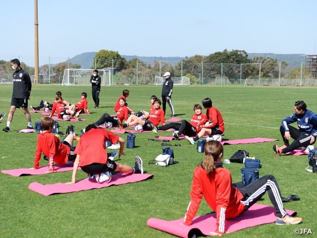 なでしこジャパン　キャンプ前半を終えて積極的な休養