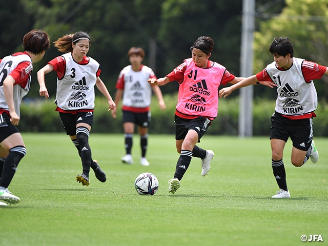 なでしこジャパン　強い日差しの下でコンセプトを持ってトレーニング