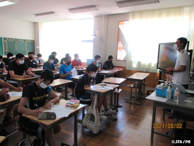 小学校体育サポート研修会を大野市立開成中学校（福井県）で開催