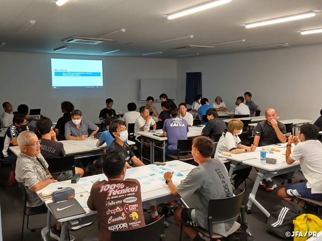 『4種指導者向けフットサルリフレッシュ研修会』を実施