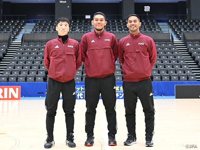 Introduction of the referees in charge of the International Friendly Match between Japan Futsal National Team and Argentina Futsal National Team